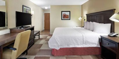 Day use room with work desk at Hampton Inn Dallas-Irving-Las Colinas.