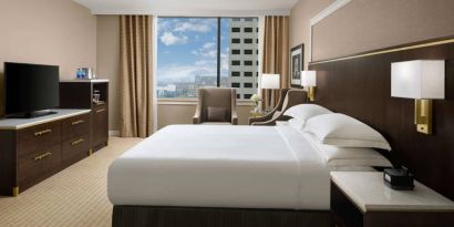 Hilton Indianapolis Hotel & Suites