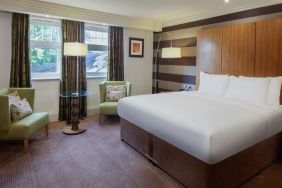 Delux king with natural light at DoubleTree By Hilton Stratford-upon-Avon.