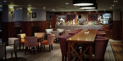 Bar and coworking space at DoubleTree By Hilton Stratford-upon-Avon.