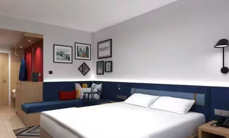 Cozy king room at Hampton By Hilton Budapest City Centre.