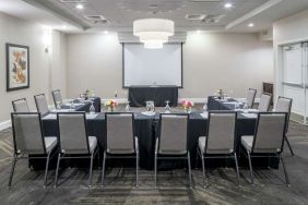 Professional meeting room at Hilton Garden Inn Dothan.