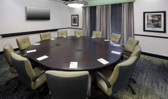 Professional meeting room at Hampton Inn & Suites Gainesville-Downtown.