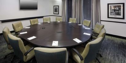 Professional meeting room at Hampton Inn & Suites Gainesville-Downtown.