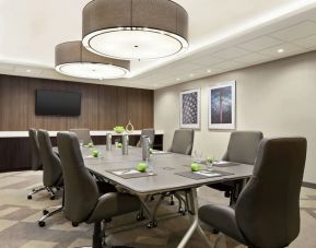 Professional meeting room at Embassy Suites By Hilton Arcadia Pasadena Area.
