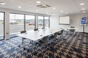 Professional meeting room at Hampton By Hilton Humberside Airport.