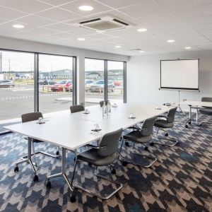 Professional meeting room at Hampton By Hilton Humberside Airport.