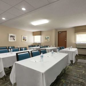 Professional meeting room at Hampton Inn Ft. Lauderdale-Cypress Creek.