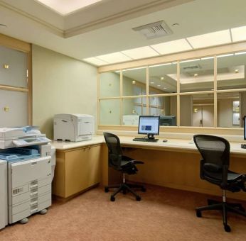 Dedicated business center at Hilton Los Angeles Airport.