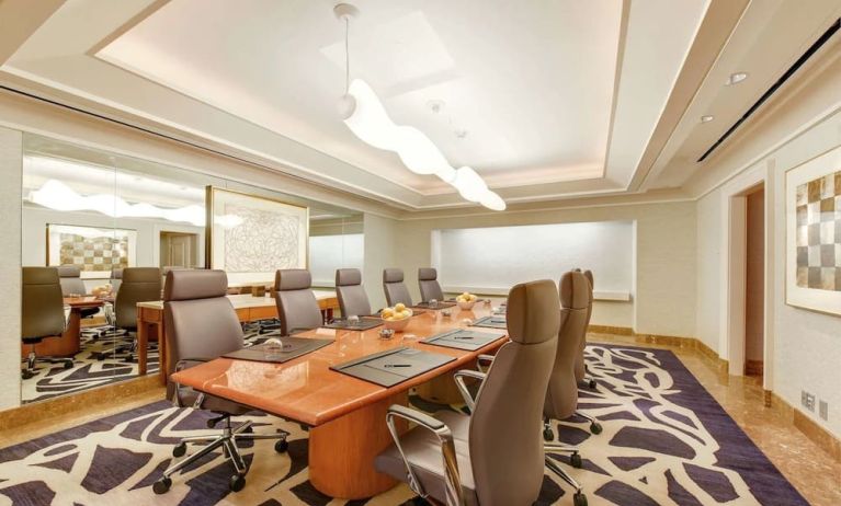 Professional meeting room at Hilton Los Angeles Airport.