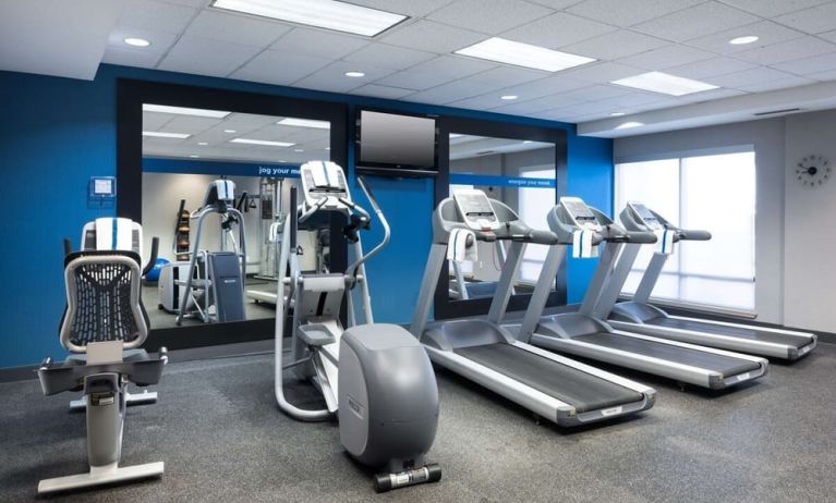 Equipped fitness center at Hampton Inn Bentonville/Rogers.