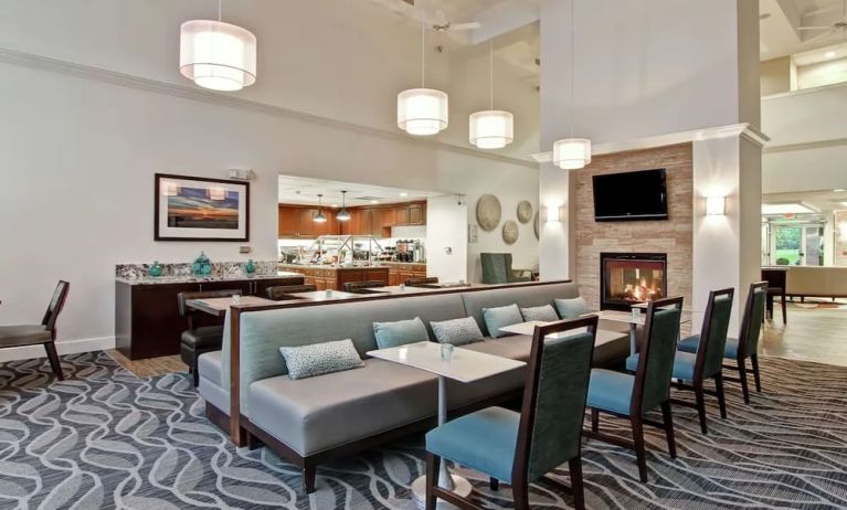 Dining and coworking space at Homewood Suites By Hilton Newark-Cranford.