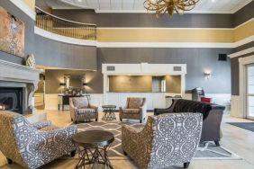 Lounge and coworking space at Park Manor Hotel.