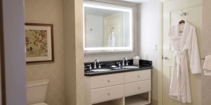 Spacious guest bathroom at Hilton Baton Rouge Capitol Center.