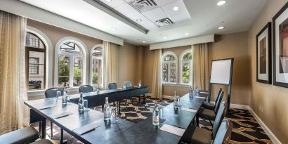 Professional meeting room at Hilton Baton Rouge Capitol Center.