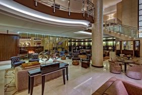 Lobby and coworking space at Hilton Berlin.