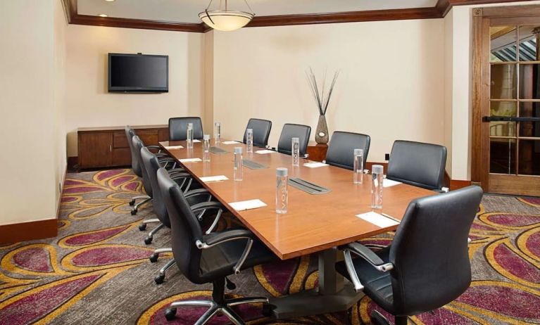 Small meeting room at the DoubleTree by Hilton Anaheim/Orange County.