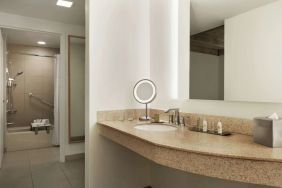 Guest bathroom with shower and bath at DoubleTree Resort By Hilton Paradise Valley - Scottsdale.