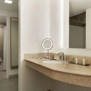 Guest bathroom with shower and bath at DoubleTree Resort By Hilton Paradise Valley - Scottsdale.