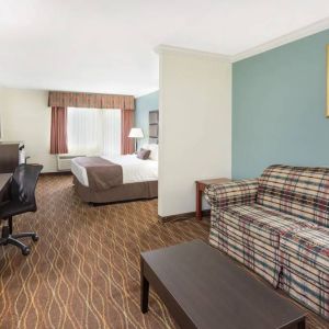 Baymont Inn & Suites