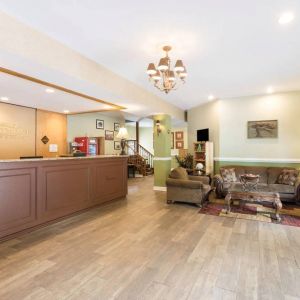 Baymont Inn & Suites