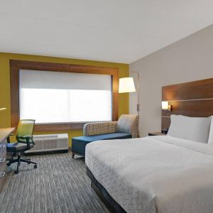 Holiday Inn Express Kingston West