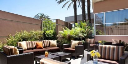 Relaxing outdoor lounge and coworking space at Sonesta Emeryville - San Francisco Bay Bridge.