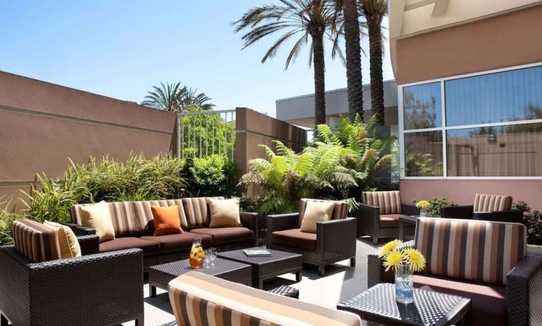 Relaxing outdoor lounge and coworking space at Sonesta Emeryville - San Francisco Bay Bridge.