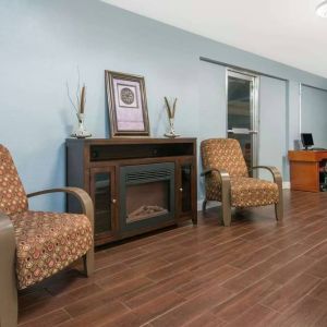 Blue Way Inn & Suites Wichita East