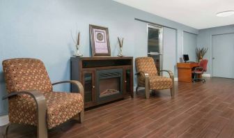 Blue Way Inn & Suites Wichita East