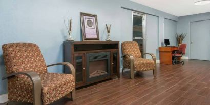 Blue Way Inn & Suites Wichita East