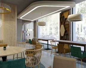 Dining and coworking space at Hampton By Hilton Szczecin East.