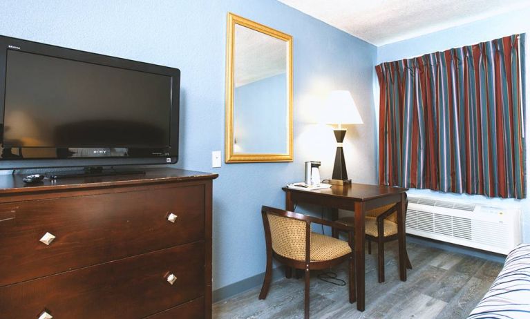 Coratel Inn & Suites By Jasper Park City - Wichita North, Park City