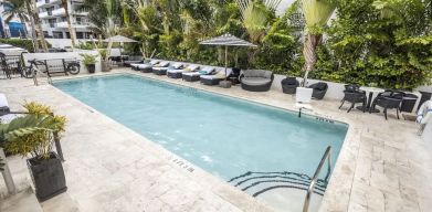 Stunning outdoor pool at Hotel Croydon.