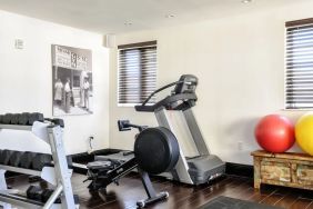 Equipped fitness center at Hotel Croydon.