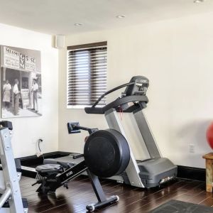 Equipped fitness center at Hotel Croydon.