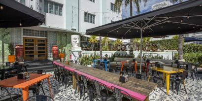 Outdoor meeting space at Catalina Hotel & Beach Club.