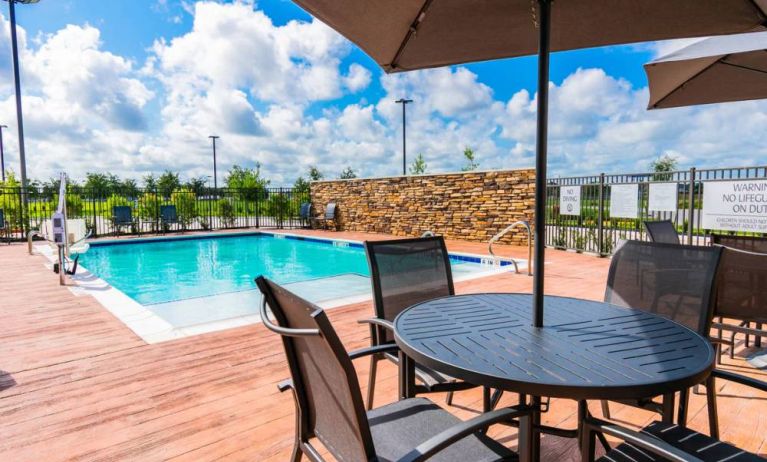 Refreshing outdoor pool at Fairfield Inn & Suites By Marriott Houston League City.