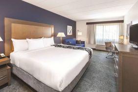 La Quinta Inn & Suites By Wyndham Philadelphia Airport