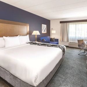 La Quinta Inn & Suites By Wyndham Philadelphia Airport