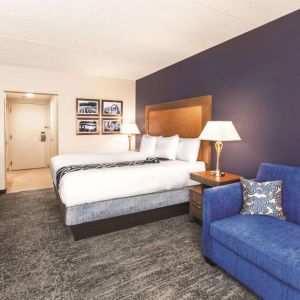 La Quinta Inn & Suites By Wyndham Philadelphia Airport