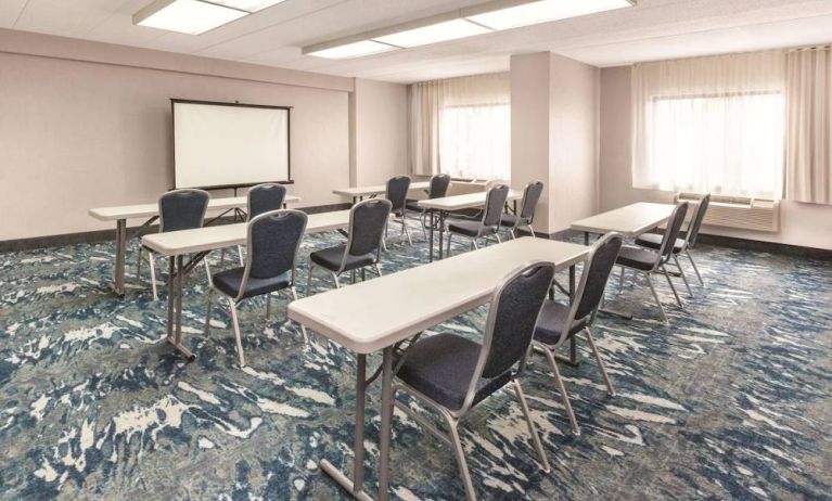 La Quinta Inn & Suites By Wyndham Philadelphia Airport, Essington