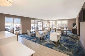 La Quinta Inn & Suites By Wyndham Philadelphia Airport