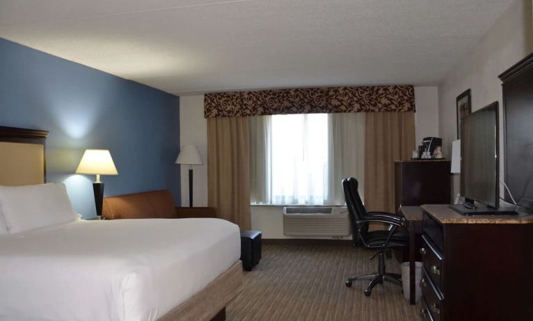 King room with natural light at Radisson Hotel Schaumburg.