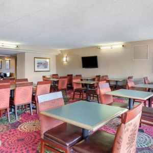 Dining and coworking space at Holiday Inn Express Chicago - Downers Grove.