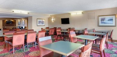 Dining and coworking space at Holiday Inn Express Chicago - Downers Grove.