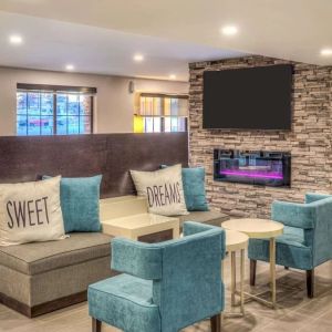 Bar and work space ideal for groups at Sleep Inn Oakbrook Terrace.