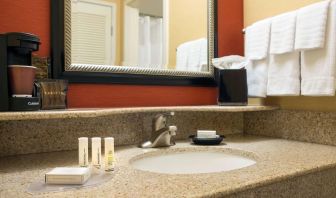 Guest bathroom at Sonesta Select Scottsdale At Mayo Clinic Campus.