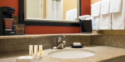 Guest bathroom at Sonesta Select Scottsdale At Mayo Clinic Campus.