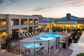 Beautiful outdoor terrace at Sonesta Select Scottsdale At Mayo Clinic Campus.